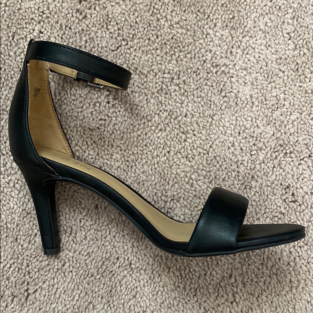 Naturalizer Black Heels Sleek Minimalist Design Size 5 - Picture 10 of 16